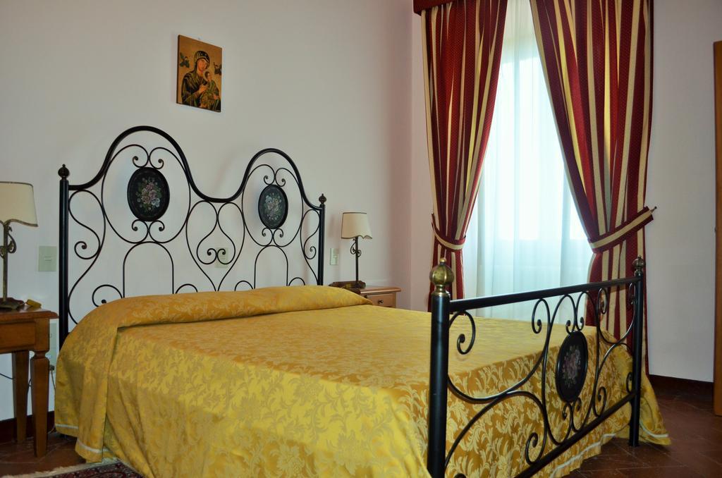Hotel Oasi Neumann Cortona Zewnętrze zdjęcie