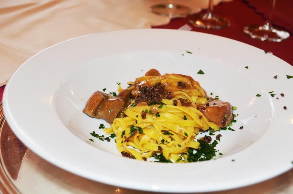 Hotel Oasi Neumann Cortona Zewnętrze zdjęcie