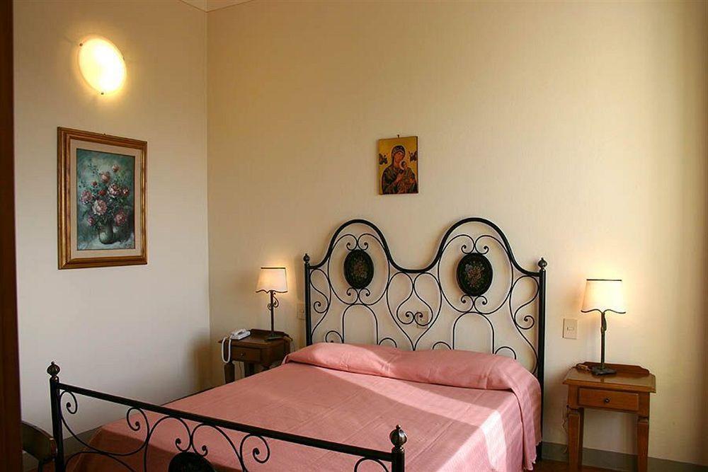 Hotel Oasi Neumann Cortona Zewnętrze zdjęcie