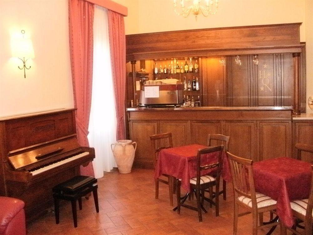 Hotel Oasi Neumann Cortona Zewnętrze zdjęcie