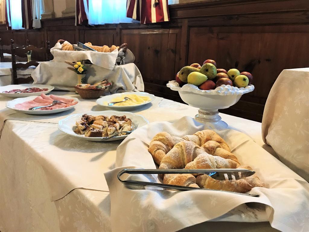 Hotel Oasi Neumann Cortona Zewnętrze zdjęcie