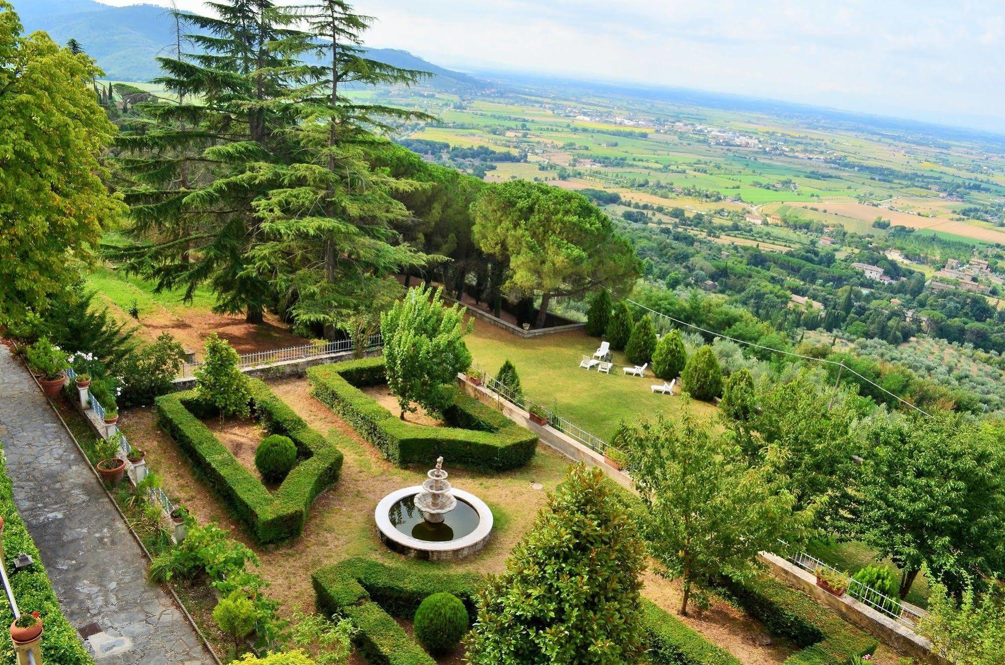Hotel Oasi Neumann Cortona Zewnętrze zdjęcie